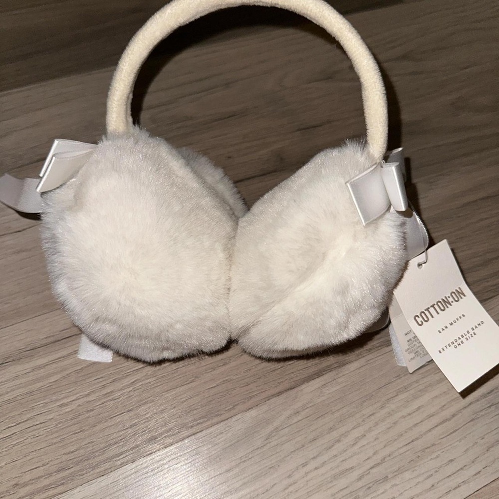 Cotton On Women's White and Cream Hat